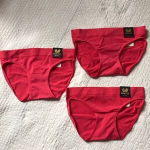 WACOAL Everyday Bikini, Set of 3, size M in Passion Fruit